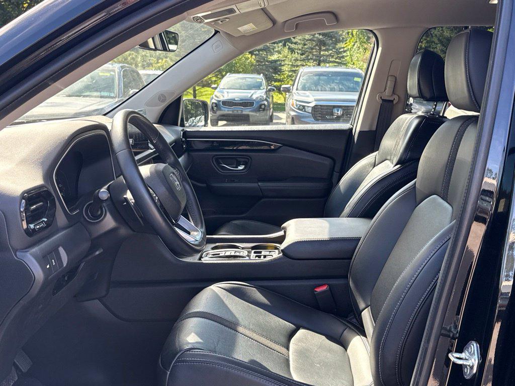 used 2024 Honda Pilot car, priced at $39,082
