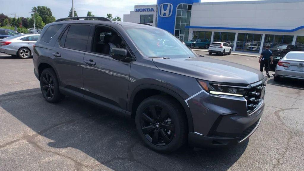 new 2025 Honda Pilot car, priced at $56,075