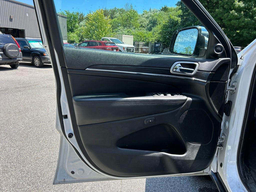 used 2020 Jeep Grand Cherokee car, priced at $22,527