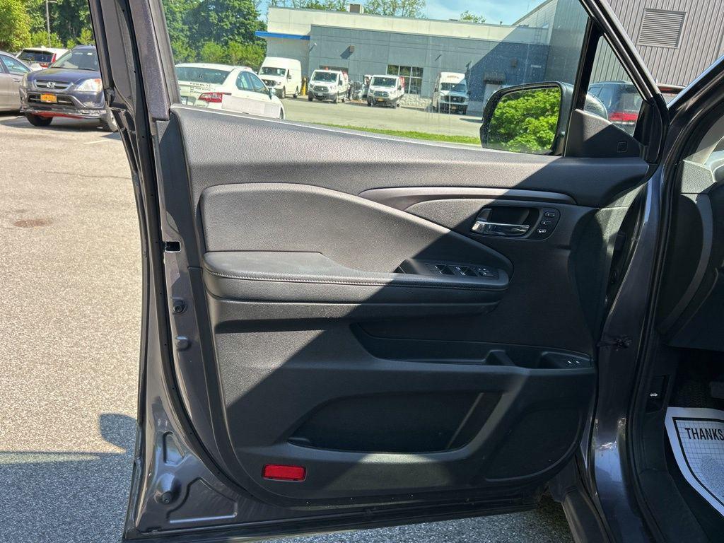 used 2021 Honda Pilot car, priced at $20,998