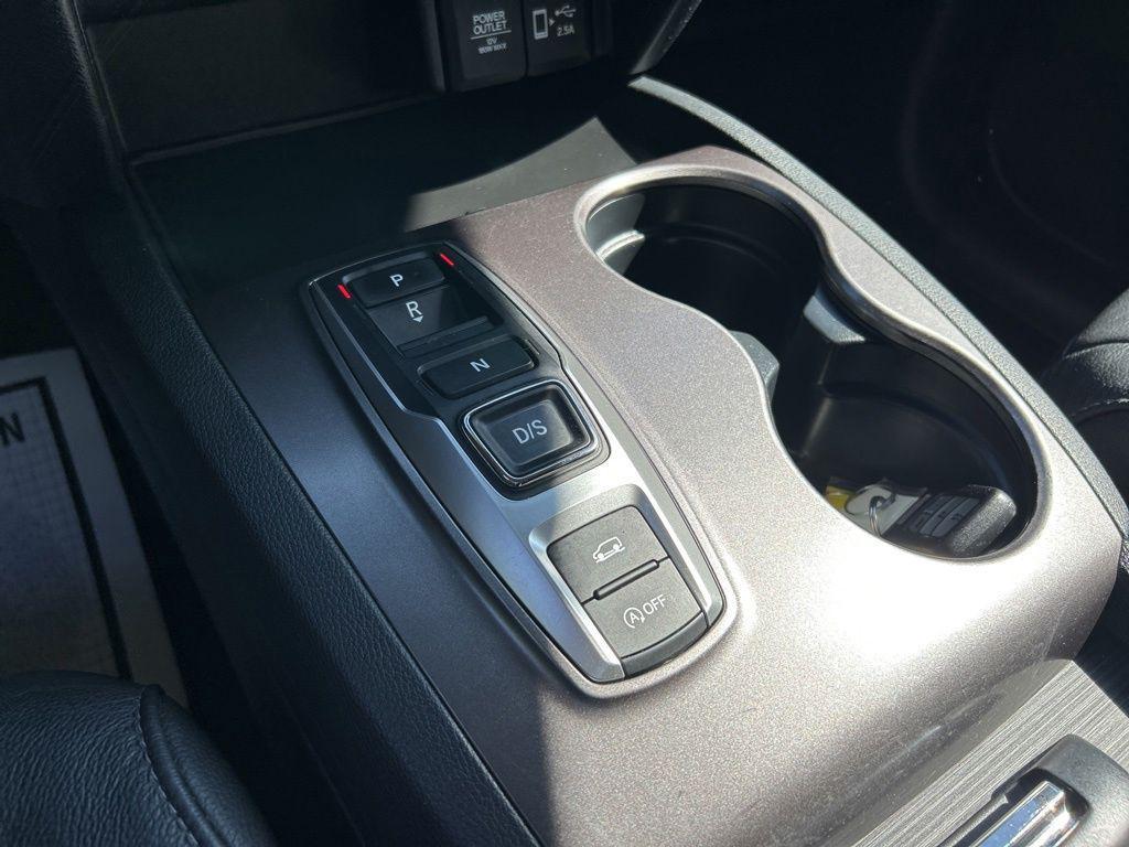 used 2021 Honda Pilot car, priced at $20,998