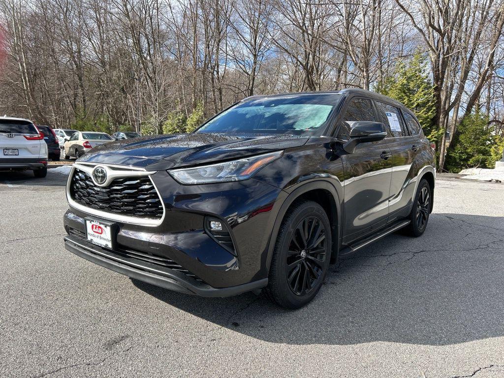 used 2020 Toyota Highlander car, priced at $22,966