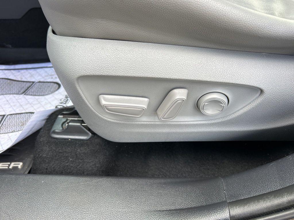 used 2020 Toyota Highlander car, priced at $22,966