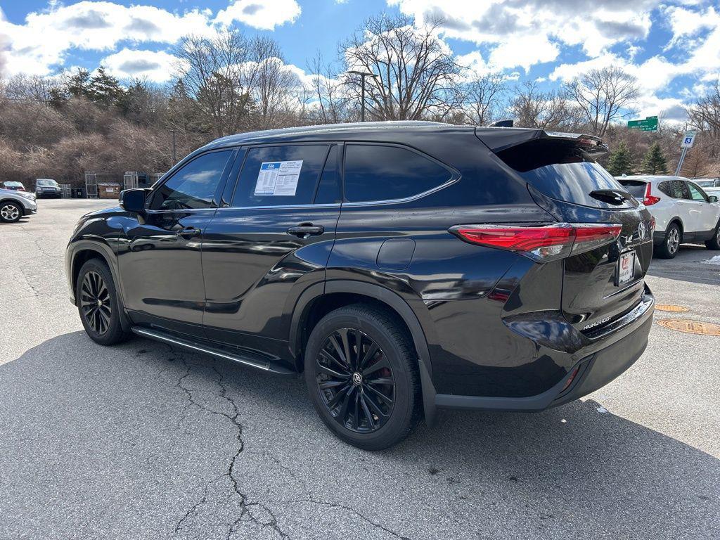 used 2020 Toyota Highlander car, priced at $22,966