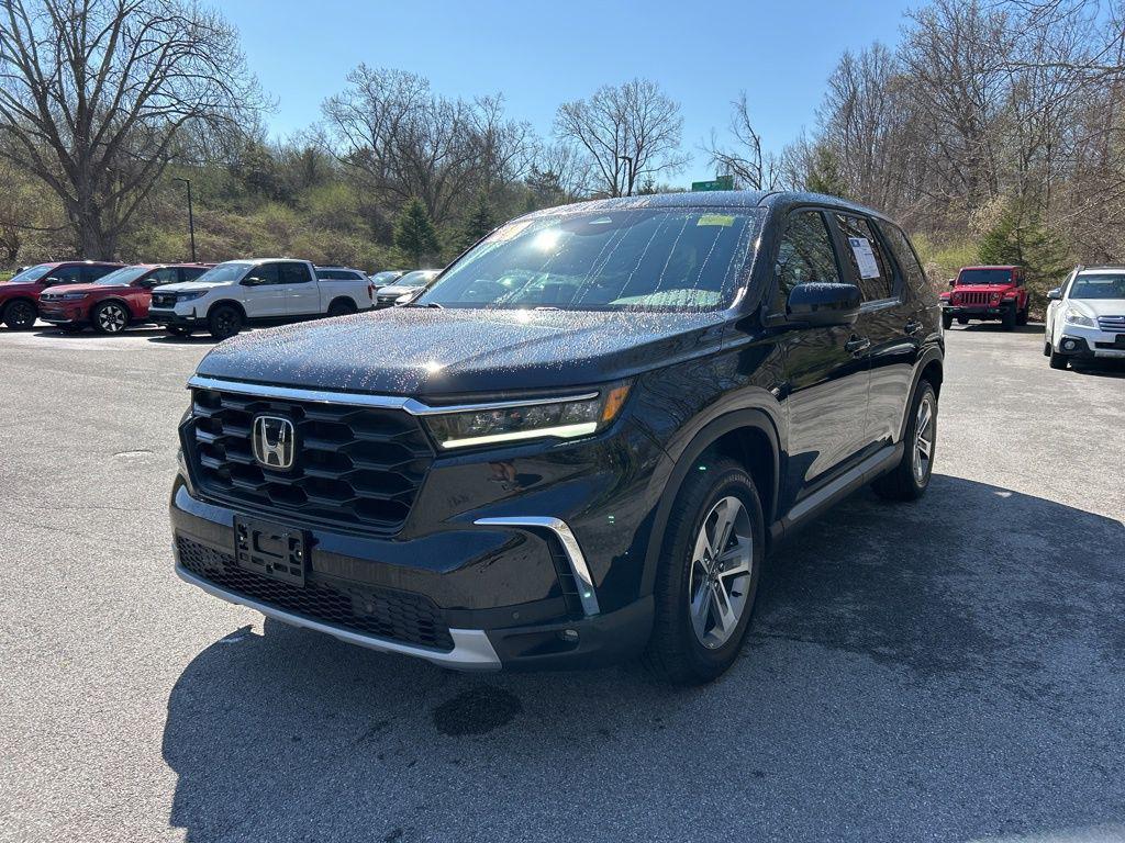 used 2024 Honda Pilot car, priced at $37,999