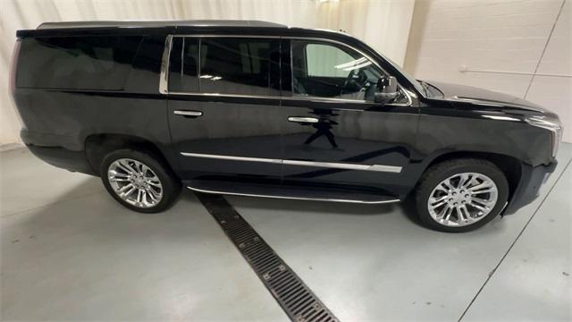 used 2019 Cadillac Escalade ESV car, priced at $32,222