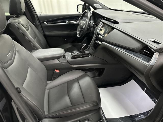 used 2025 Cadillac XT5 car, priced at $39,888