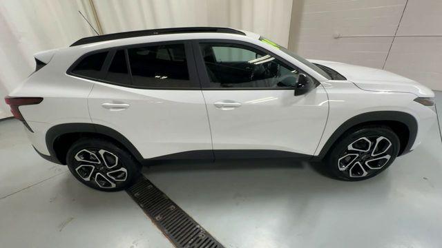 used 2024 Chevrolet Trax car, priced at $22,398