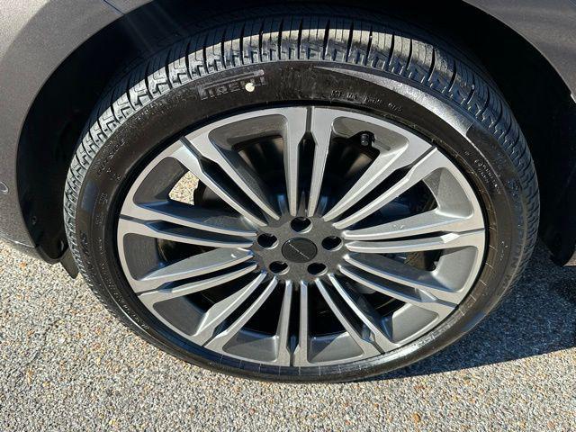 new 2026 Land Rover Range Rover car, priced at $154,005