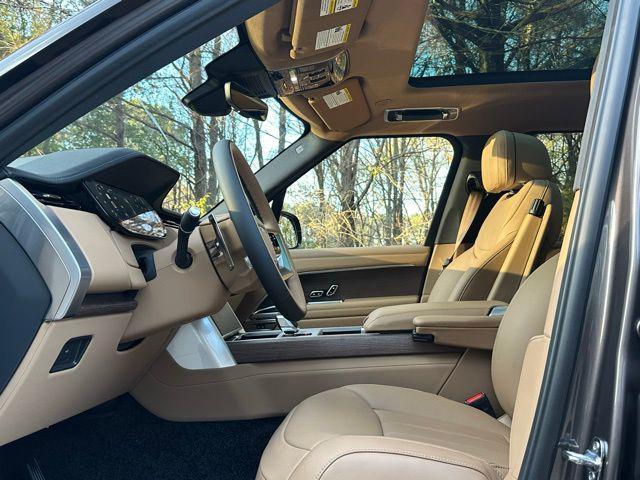 new 2025 Land Rover Range Rover car, priced at $140,640