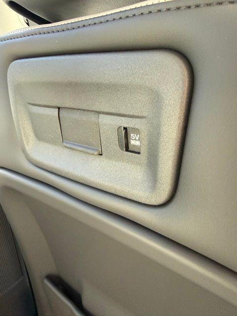 new 2026 Land Rover Discovery car, priced at $79,896