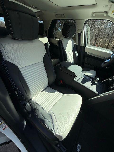 new 2026 Land Rover Discovery car, priced at $79,896