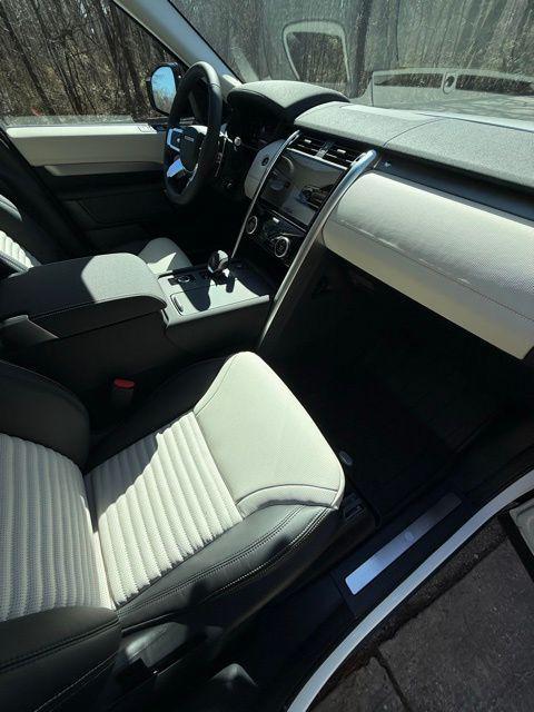 new 2026 Land Rover Discovery car, priced at $79,896