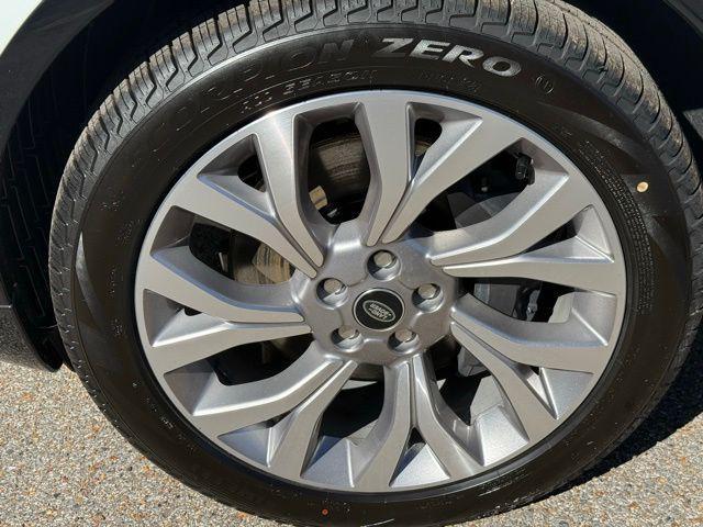 new 2026 Land Rover Discovery car, priced at $79,896