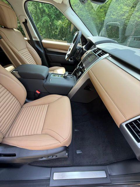 new 2026 Land Rover Discovery car, priced at $88,650