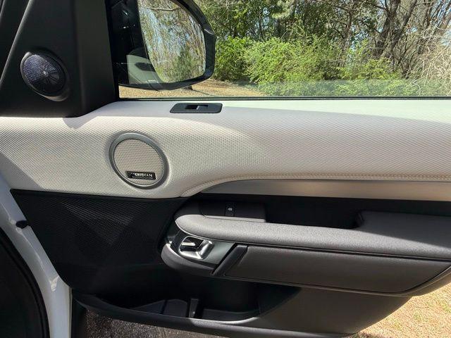 new 2025 Land Rover Discovery car, priced at $72,503