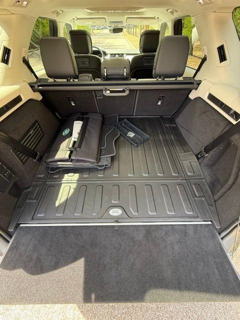 new 2025 Land Rover Discovery car, priced at $72,503