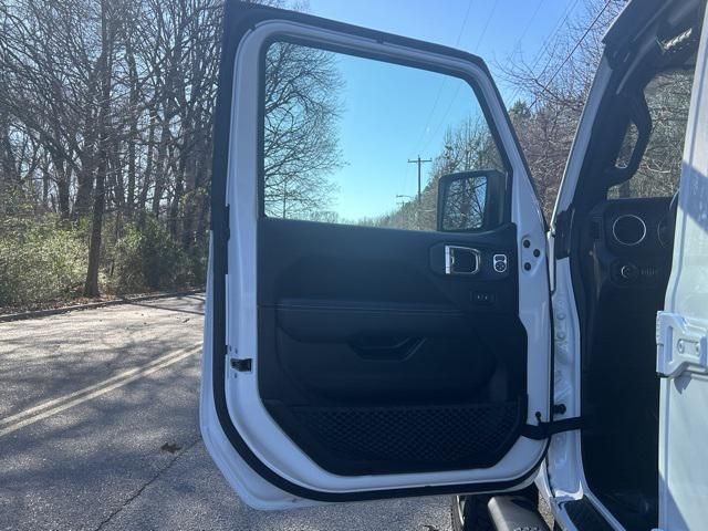 used 2021 Jeep Gladiator car, priced at $30,945