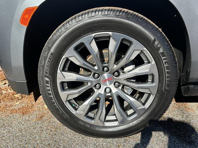 used 2021 GMC Yukon car, priced at $38,912