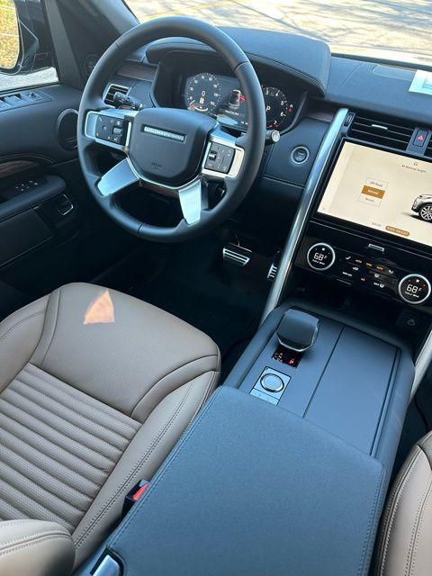 new 2025 Land Rover Discovery car, priced at $74,603