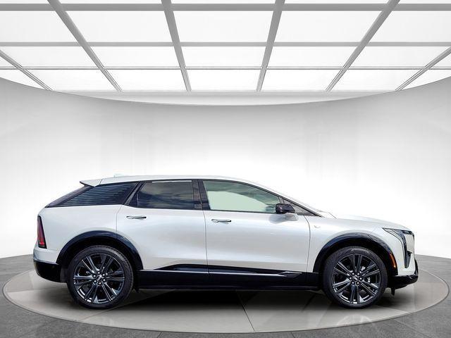 used 2025 Cadillac OPTIQ car, priced at $43,500