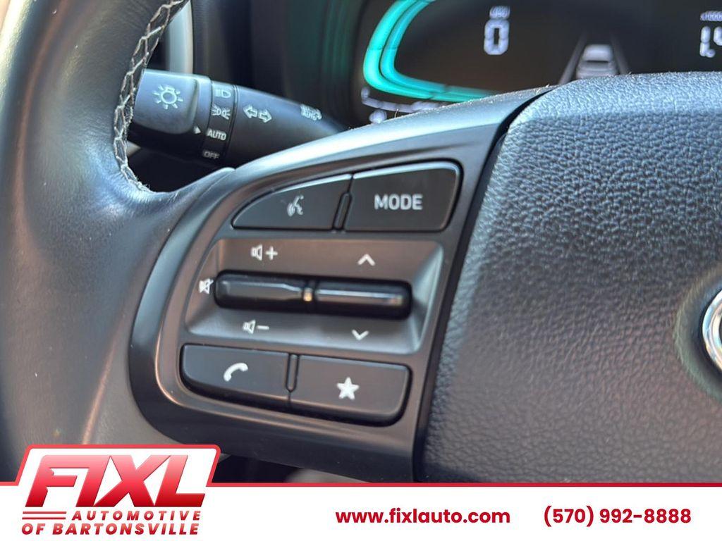 used 2025 Hyundai Venue car, priced at $19,408