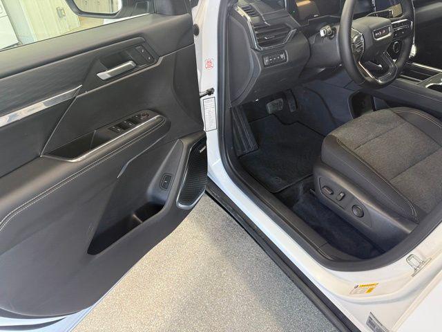 used 2025 GMC Acadia car, priced at $35,951