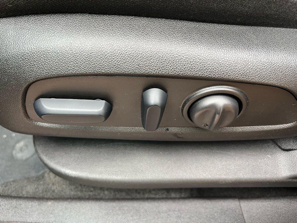 used 2024 Chevrolet Equinox car, priced at $22,995