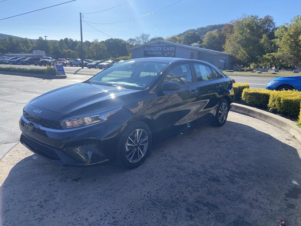 2024 Aurora Black Kia Forte