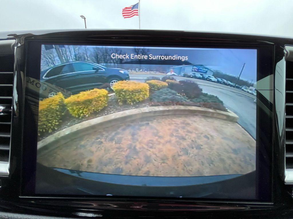 used 2024 Chrysler Pacifica car, priced at $27,595