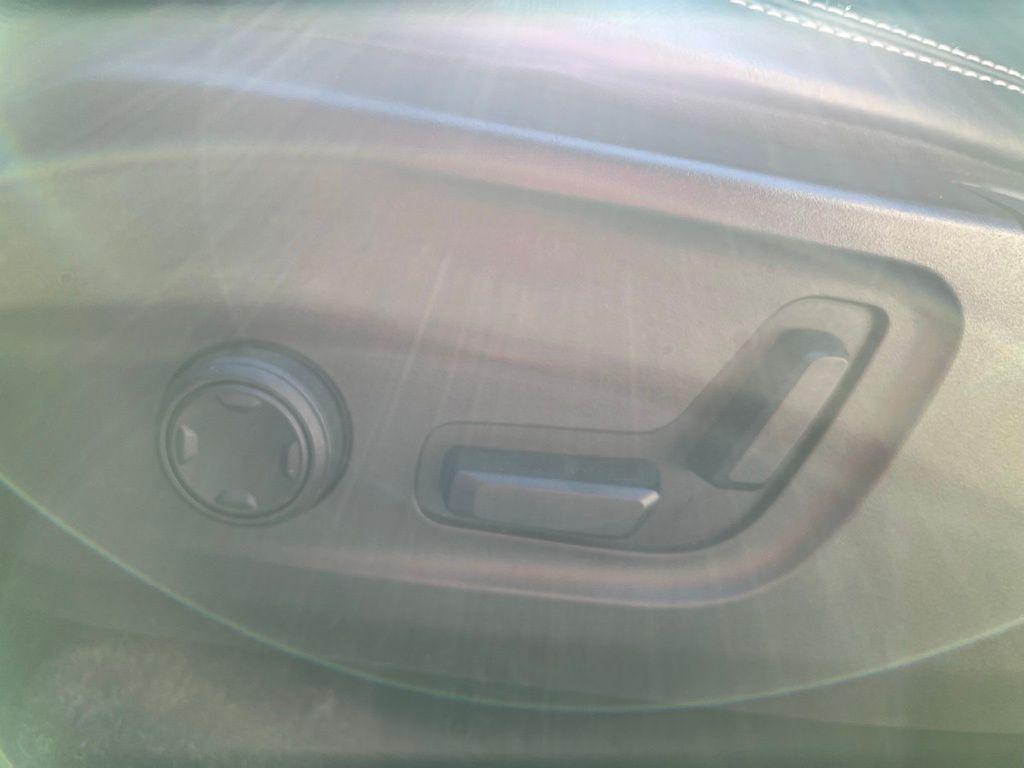 used 2019 Volvo XC40 car, priced at $19,995