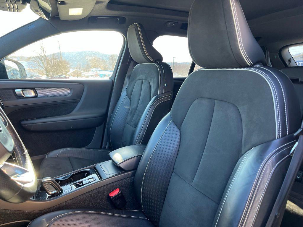 used 2019 Volvo XC40 car, priced at $19,995