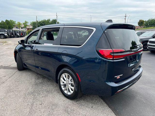 used 2023 Chrysler Pacifica car, priced at $31,406