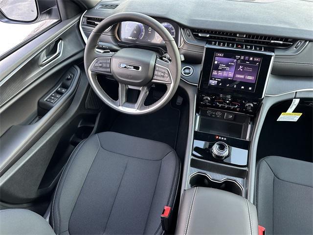 new 2025 Jeep Grand Cherokee car, priced at $43,575