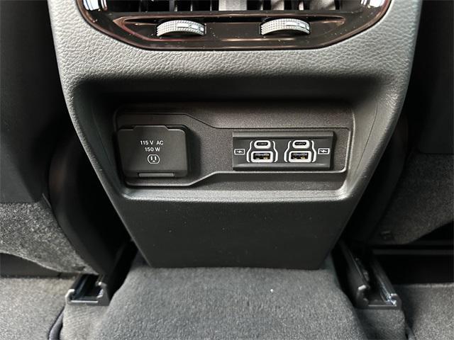 new 2025 Jeep Grand Cherokee car, priced at $43,575