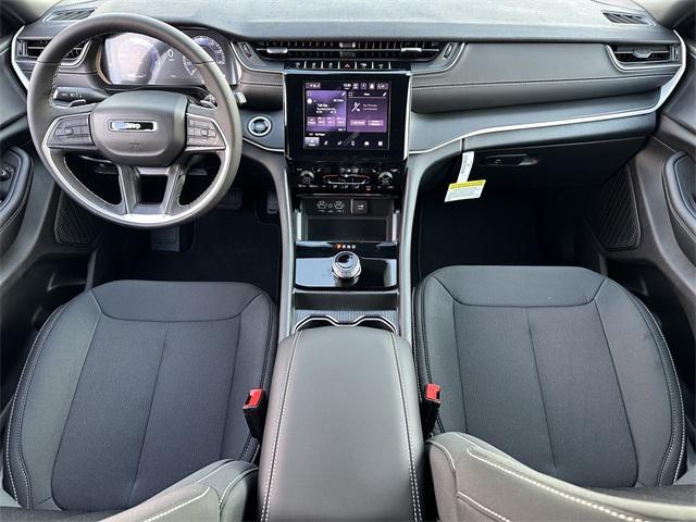 new 2025 Jeep Grand Cherokee car, priced at $43,575