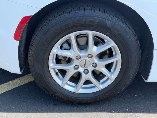 used 2025 Chrysler Pacifica car, priced at $30,995