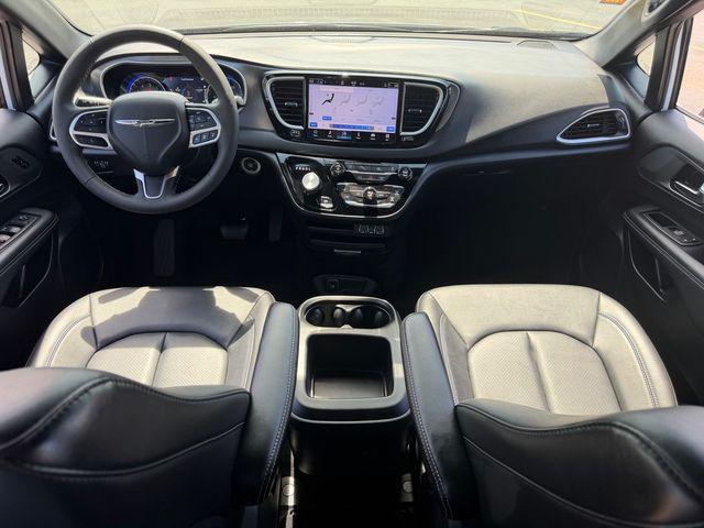 used 2025 Chrysler Pacifica car, priced at $30,995