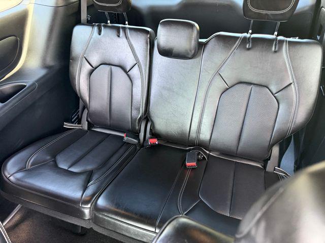 used 2025 Chrysler Pacifica car, priced at $30,995
