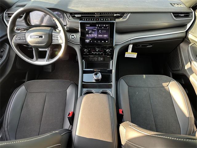 new 2025 Jeep Grand Cherokee car, priced at $47,875