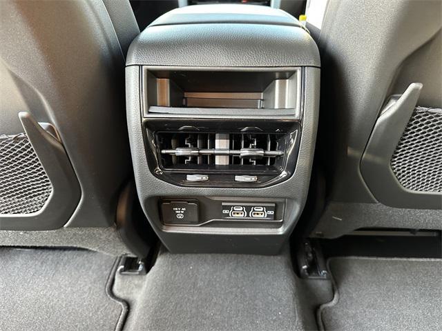 new 2025 Jeep Grand Cherokee car, priced at $47,875