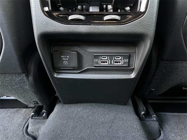 new 2025 Jeep Grand Cherokee car, priced at $44,170