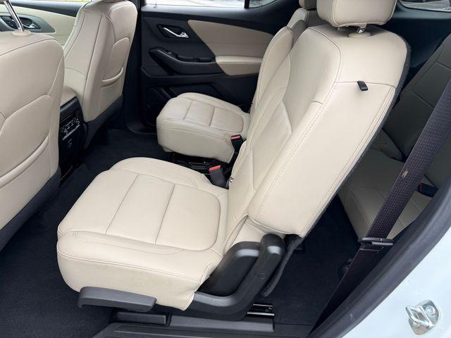 used 2023 Chevrolet Traverse car, priced at $26,999