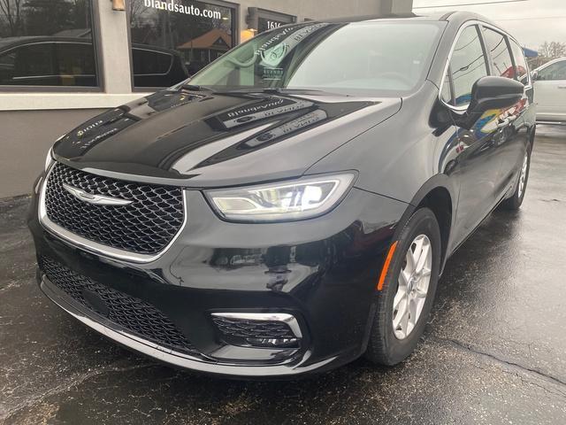 used 2024 Chrysler Pacifica car, priced at $29,995