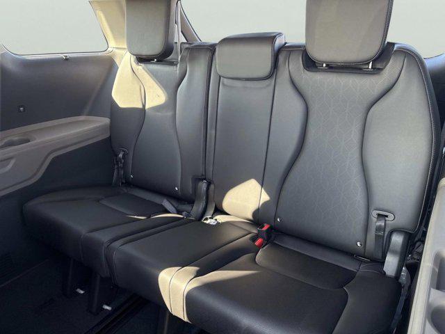 new 2026 Kia Carnival Hybrid car, priced at $45,000