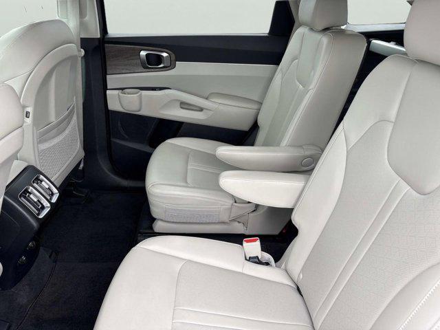 used 2023 Kia Sorento car, priced at $30,700