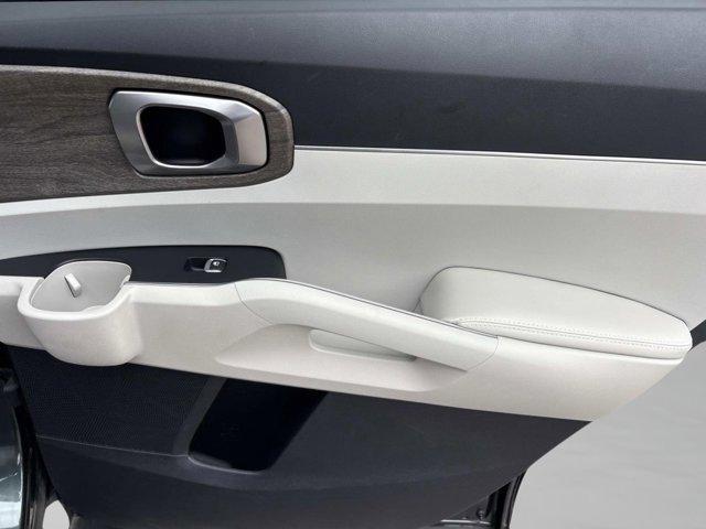 used 2023 Kia Sorento car, priced at $30,700