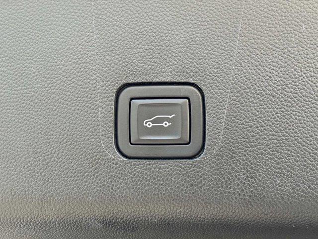 used 2023 Chevrolet Traverse car, priced at $37,500