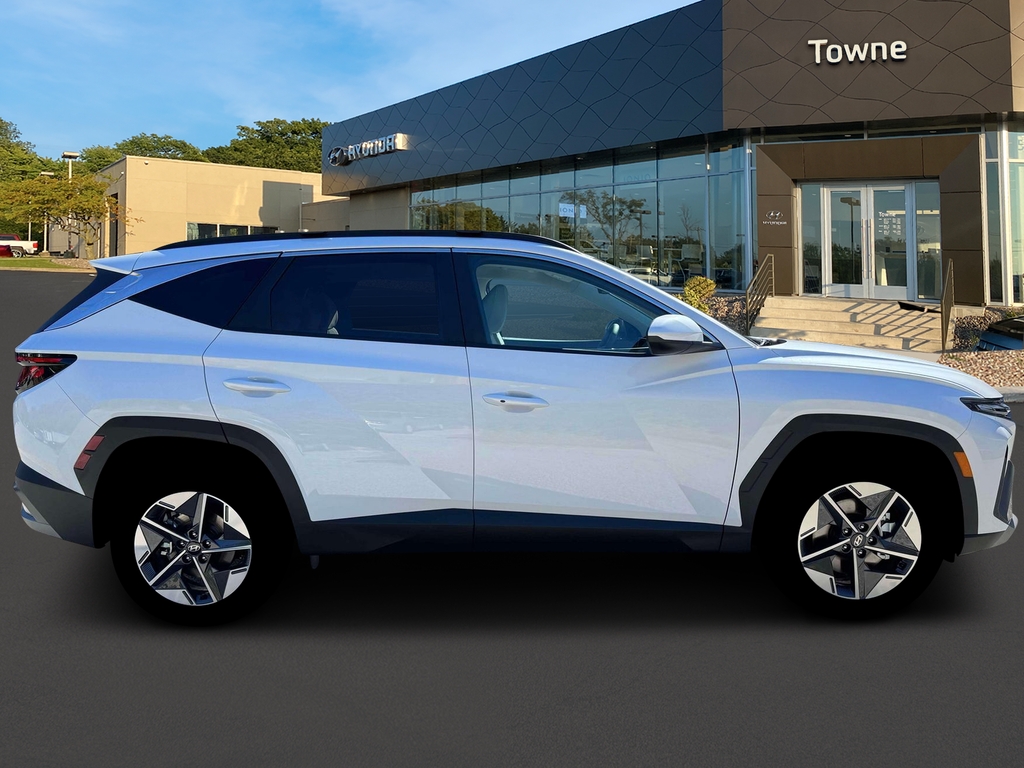 new 2026 Hyundai TUCSON Hybrid car, priced at $34,000