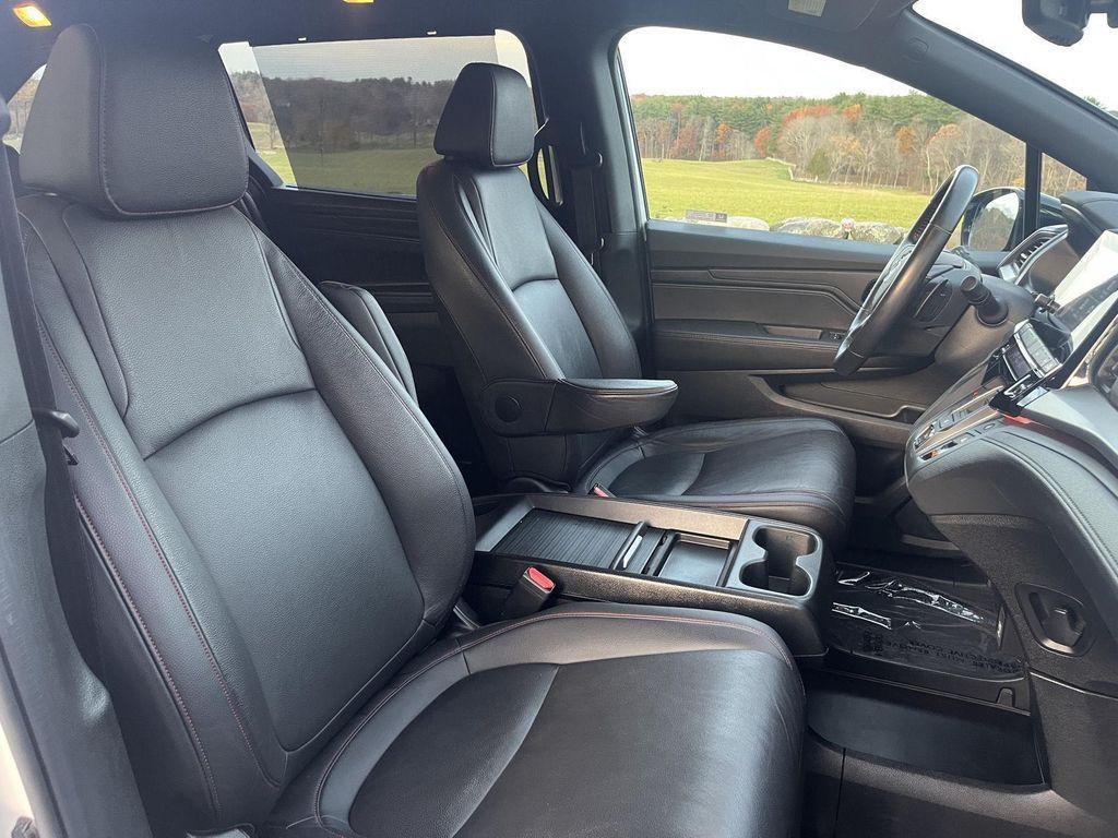 used 2023 Honda Odyssey car, priced at $30,995